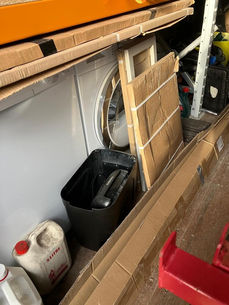 Storebox Manchester - Trafford Park Storage auction IB-3455