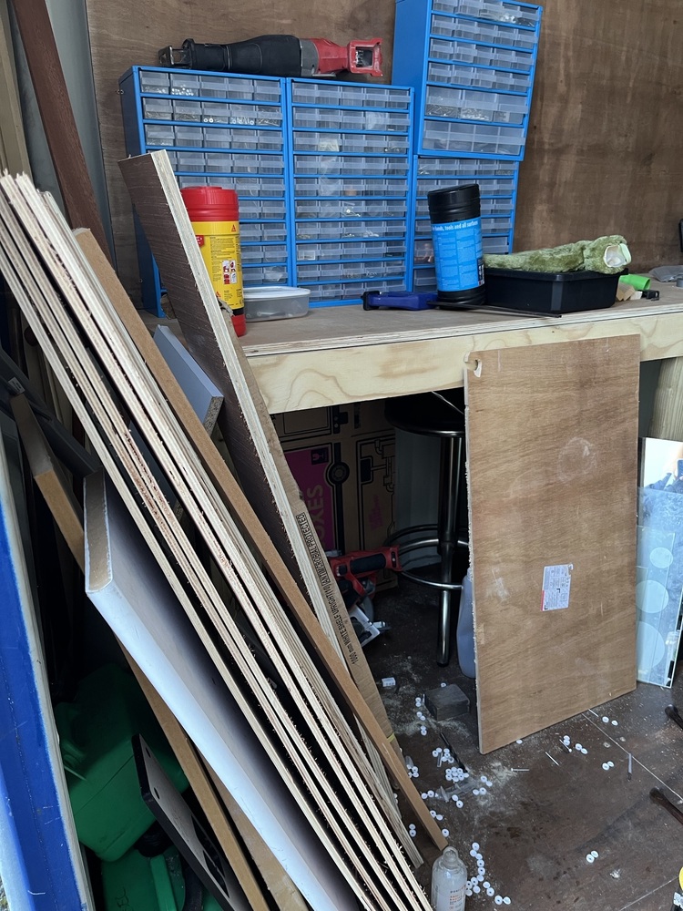 Storebox Hull Storage auction IB-8098