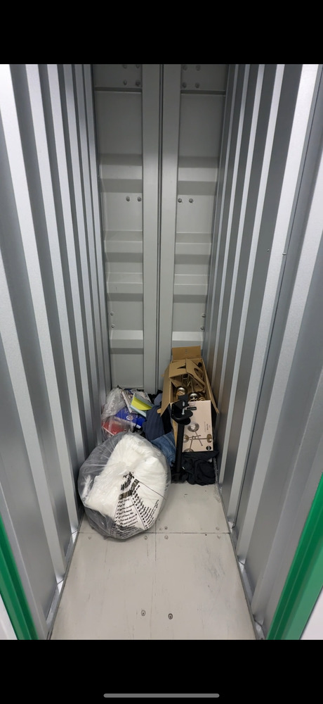 Brentford Storage auction IB-4429