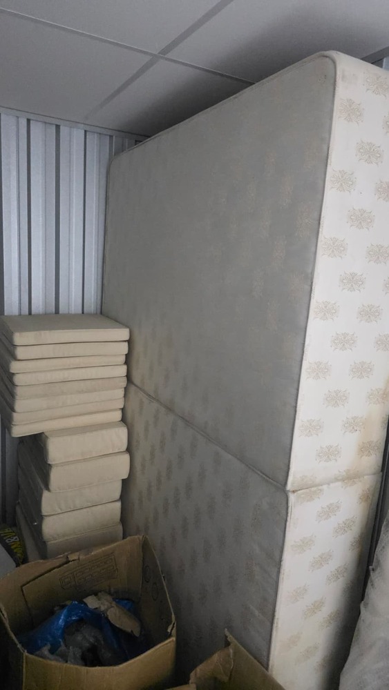 Fulham Storage Unit auction IB-2395