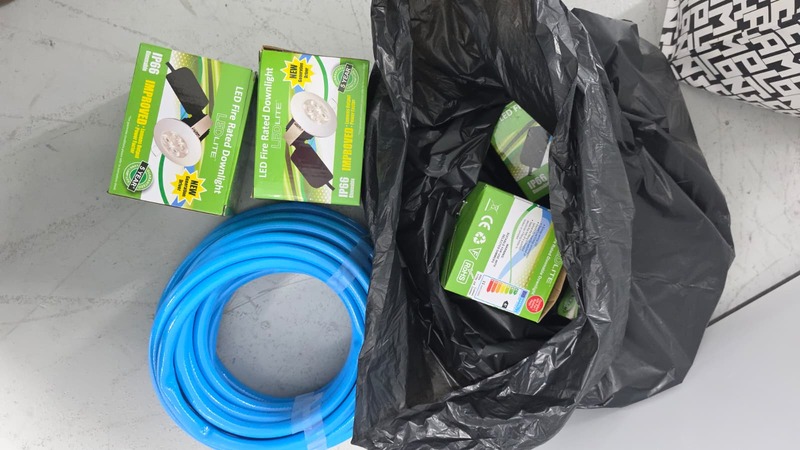 Fulham Storage Unit auction IB-2395 22