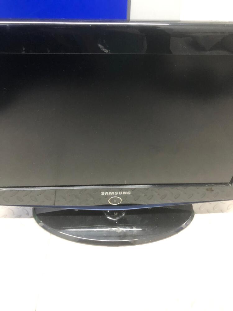 Bow Self storage unit auction IB-3043