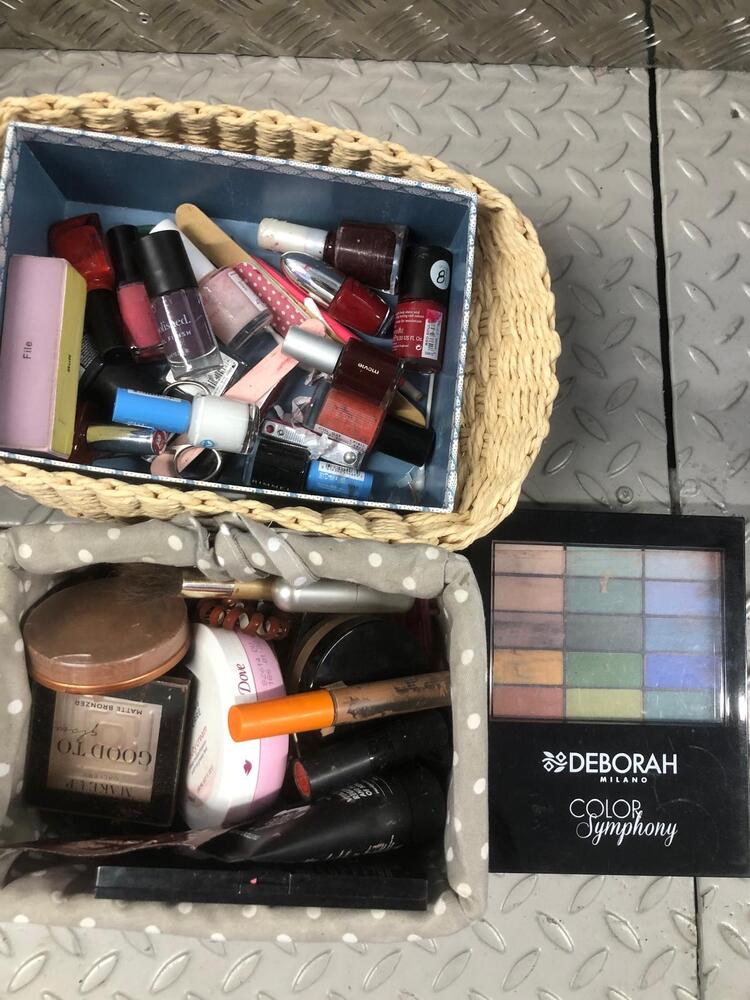 Bow Storage Unit auction IB-3043 22