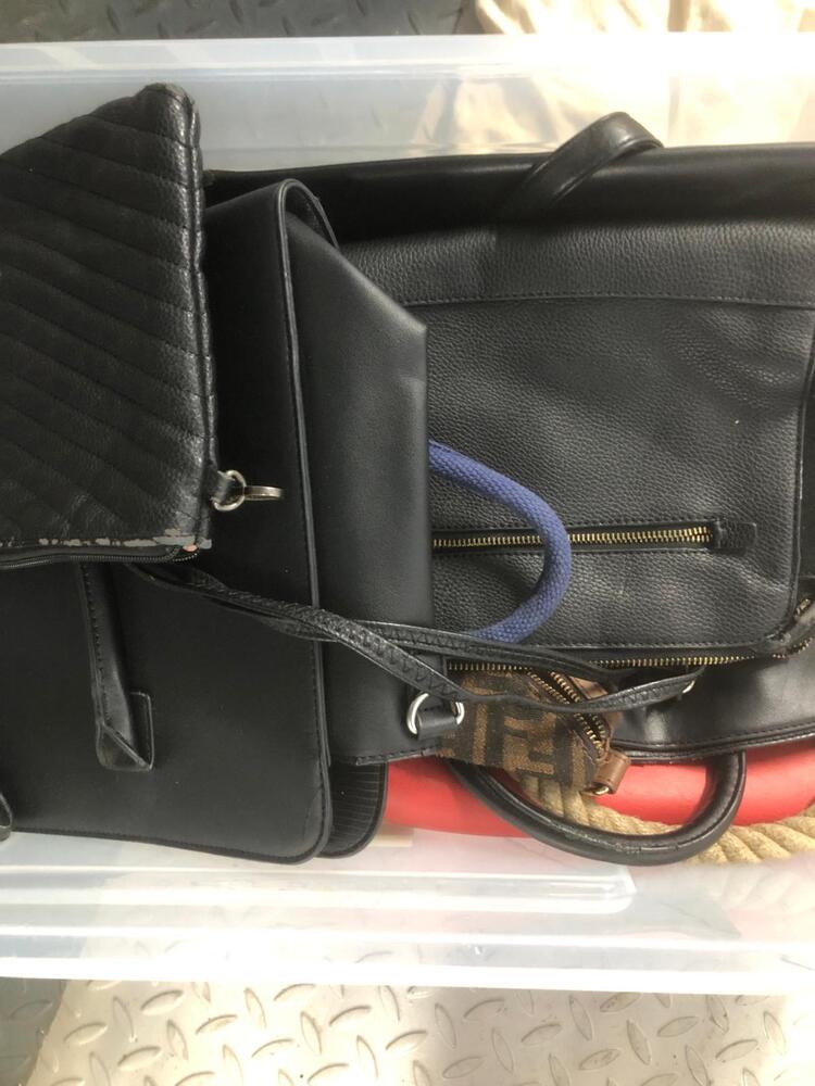 Bow Storage Unit auction IB-3043 32