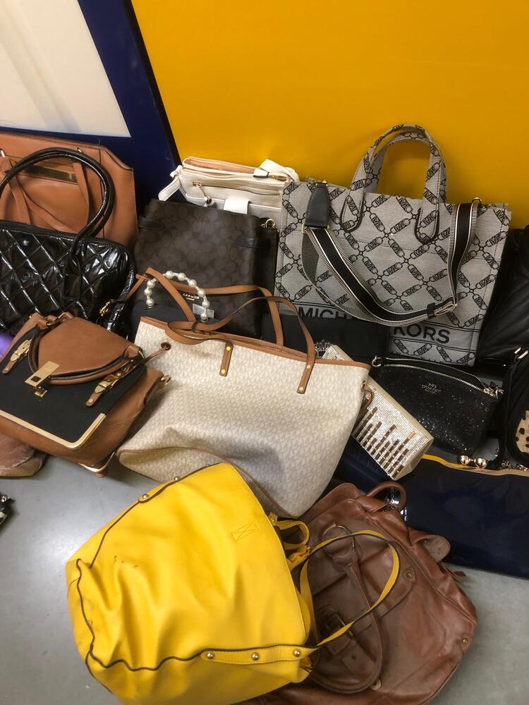 Crystal Palace Storage Facility auction IB-8465