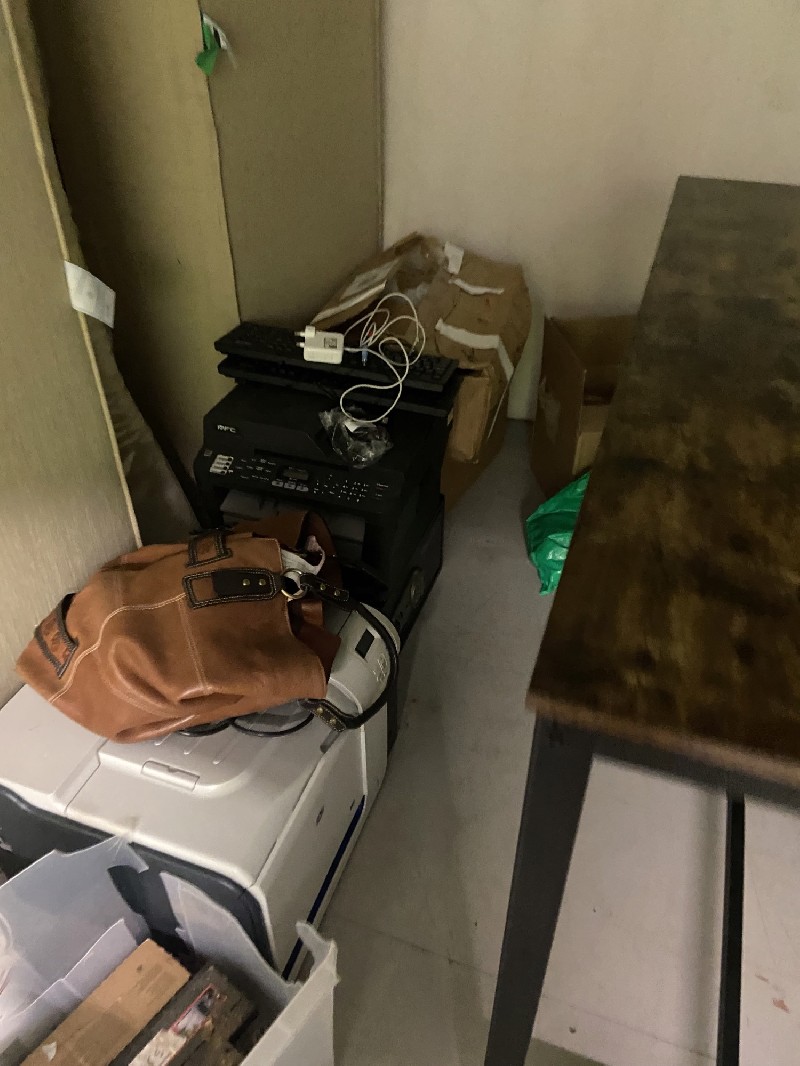 iBidOnStorage.co.uk StorageMart Auction 16565066837167