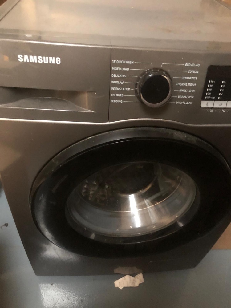 Crystal Palace storage facility unit auction IB-6060 26