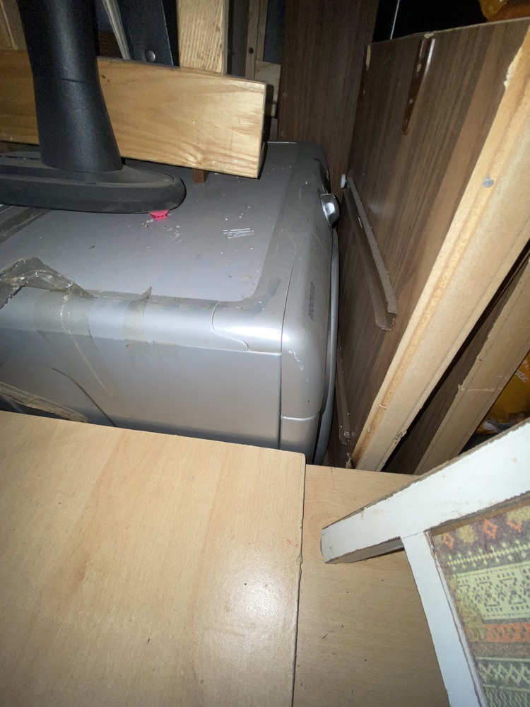 Ealing Self storage unit auction IB-5858