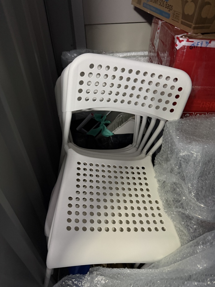 Chiswick Storage Unit auction IB-4590 22