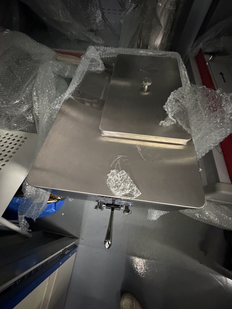 Chiswick Storage Unit auction IB-4590 22