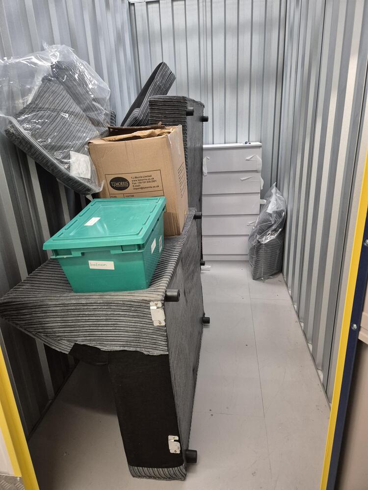 Paisley Storage auction IB-3592