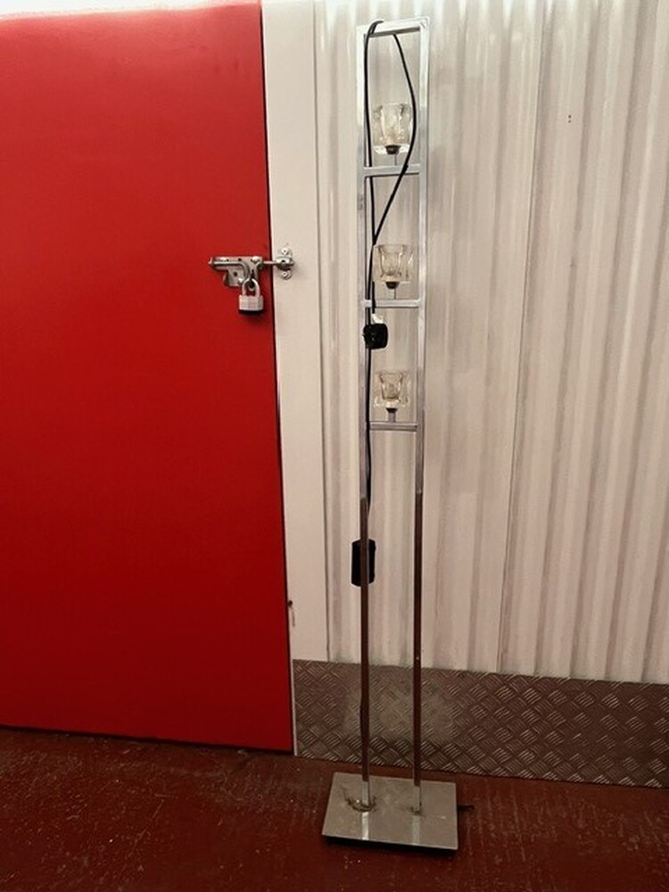 Self Storage Tameside  Storage auction IB-2451