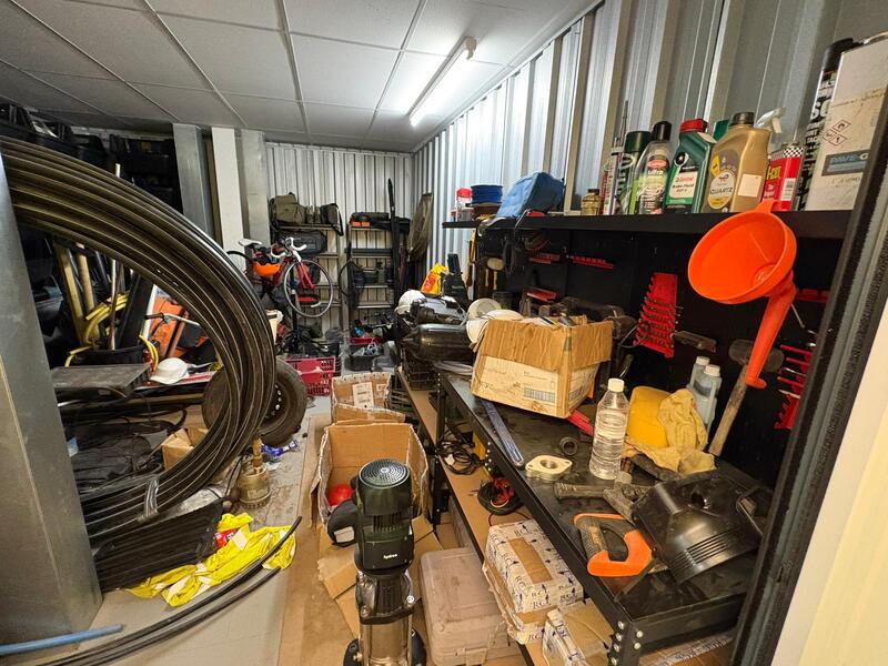 Shrewsbury Storage auction IB-3079