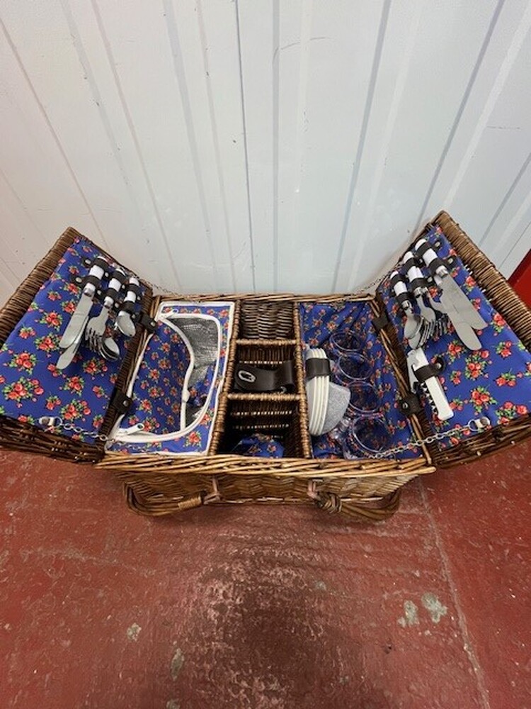 Self Storage Tameside  Self storage unit auction IB-4133