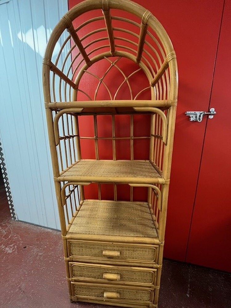 Self Storage Tameside  Self storage auction IB-4133