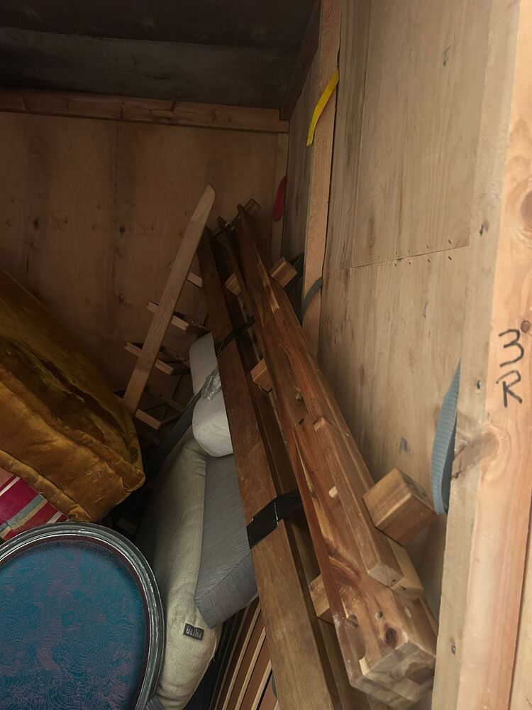 Rainham, Essex Storage auction IB-9962