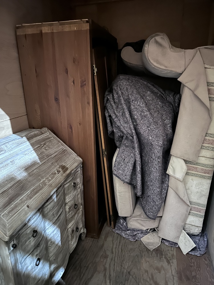 F Smith & Son Storage Unit auction IB-4927