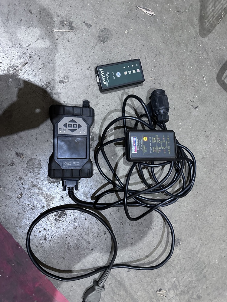 F Smith & Son Self storage auction IB-5910 14