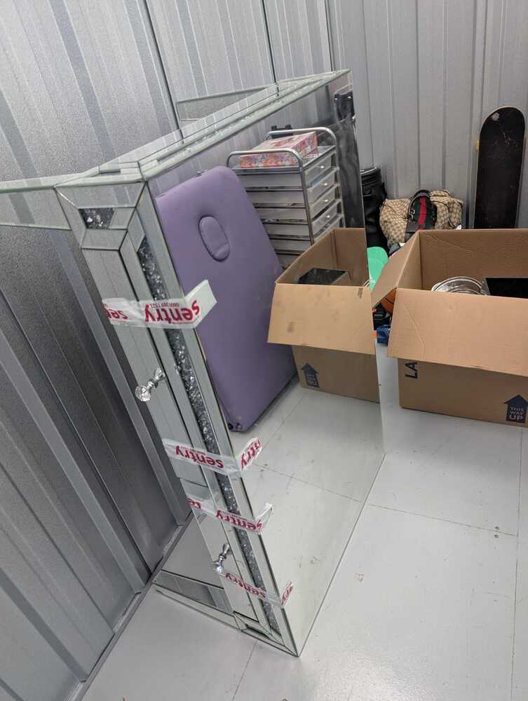 Bournemouth Storage auction IB-8313