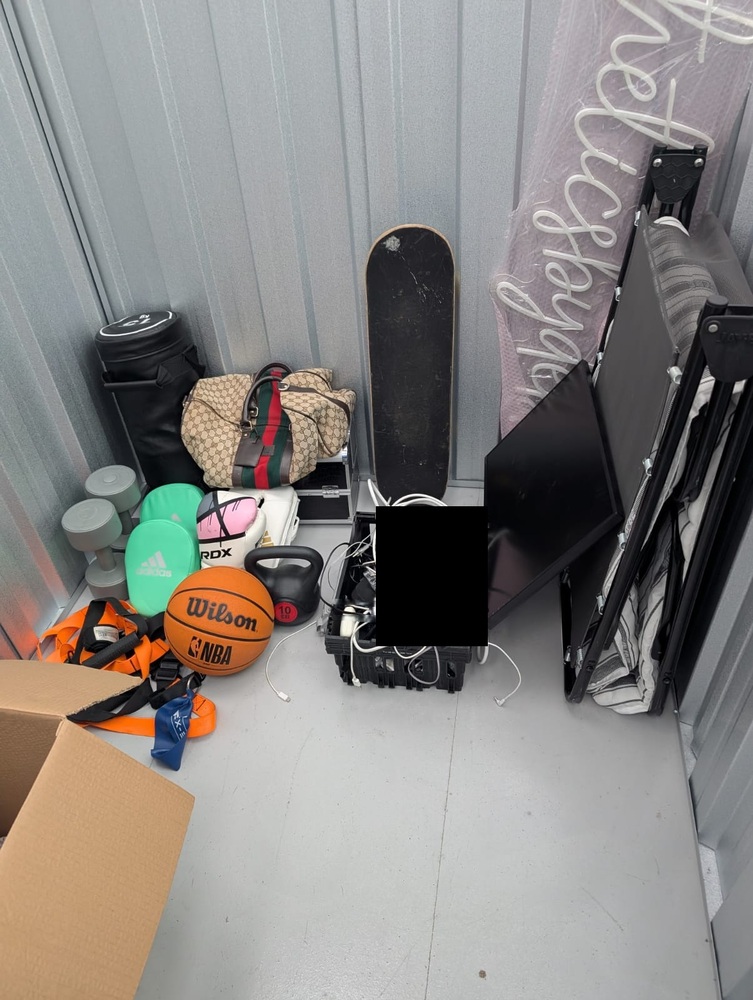 Bournemouth Self storage unit auction IB-8313