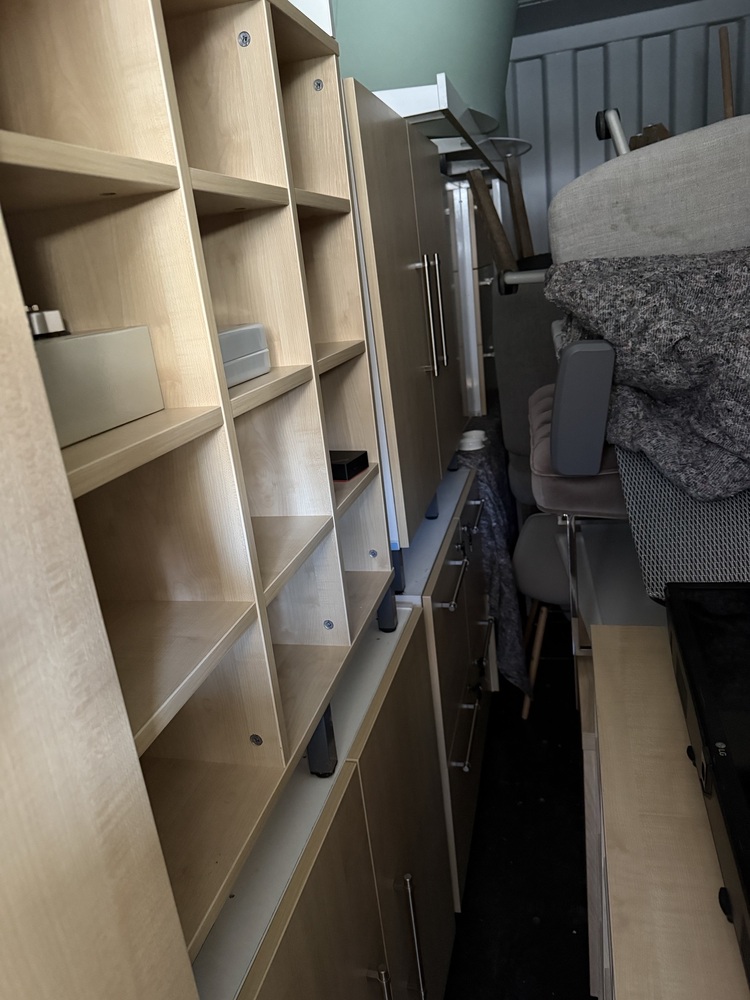 Aldershot Storage Unit auction IB-6105