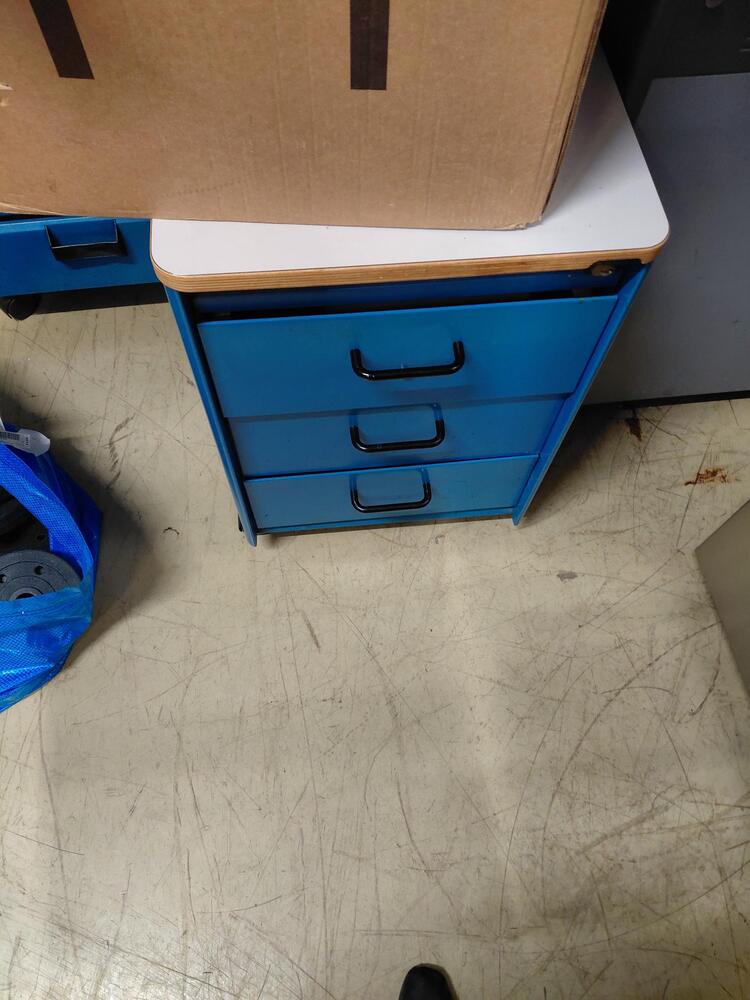 Milton Keynes Storage auction IB-8439 10