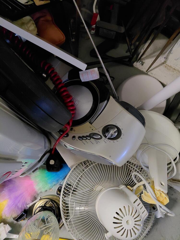 Milton Keynes Self storage unit auction IB-9272