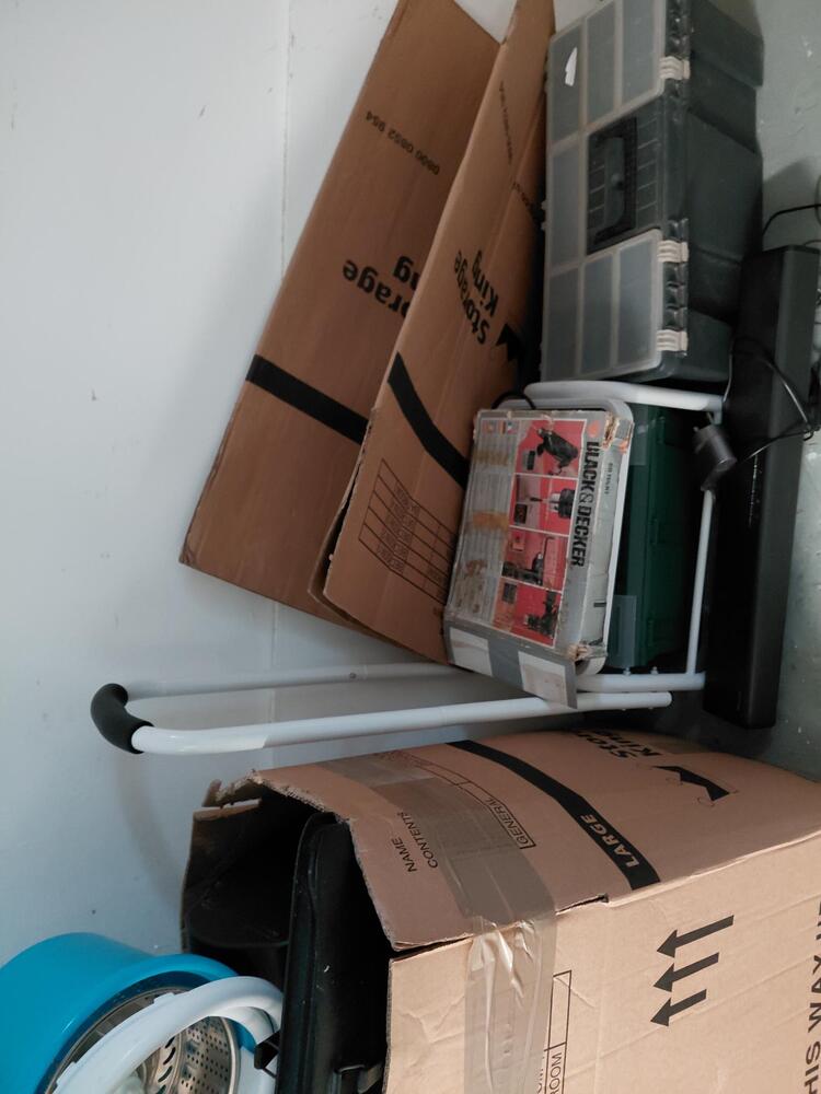 Milton Keynes storage facility unit auction IB-9272