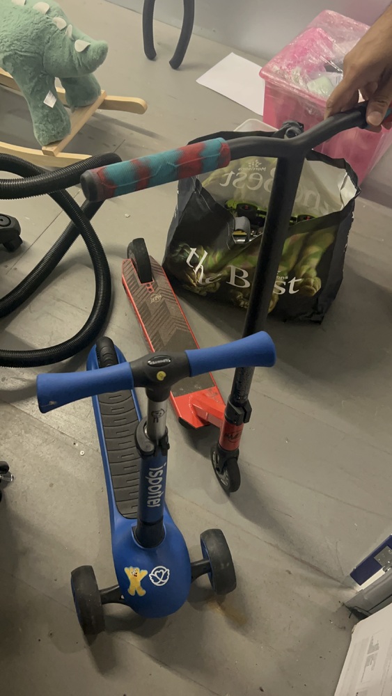 Cheam Self storage unit auction IB-2103