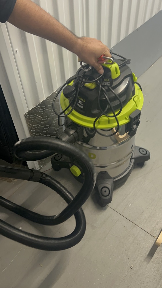 Cheam Self storage unit auction IB-2103 13