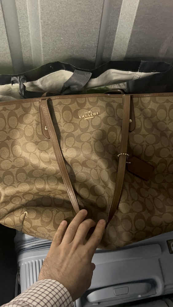 Cheam Storage Unit auction IB-2103 32