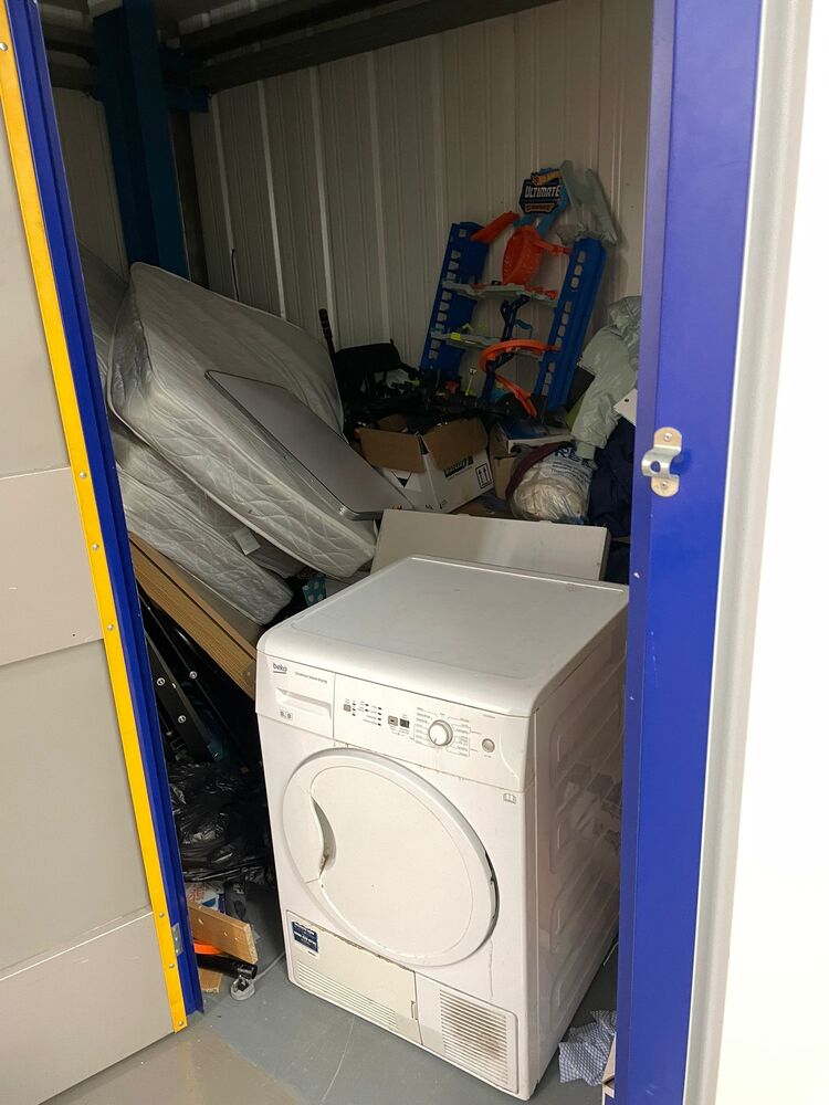 Burnley Self storage auction IB-7109