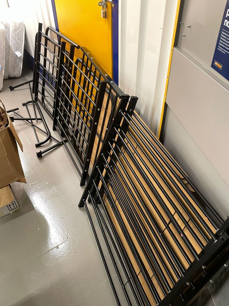 Burnley Storage auction IB-7109 10