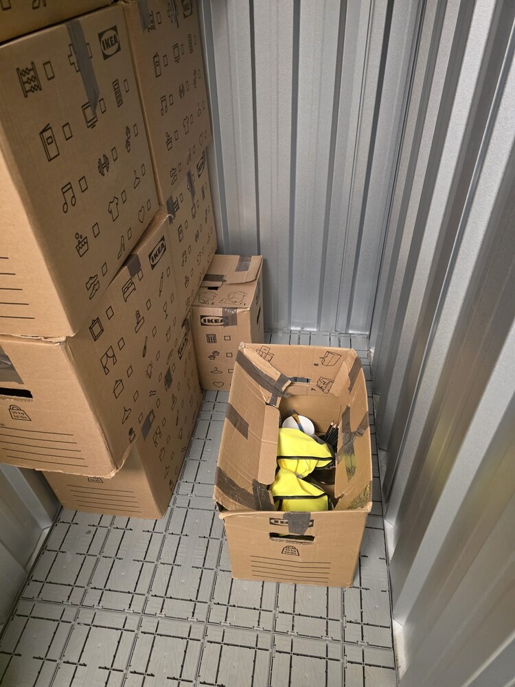 Hall Green Storage Unit auction IB-3320