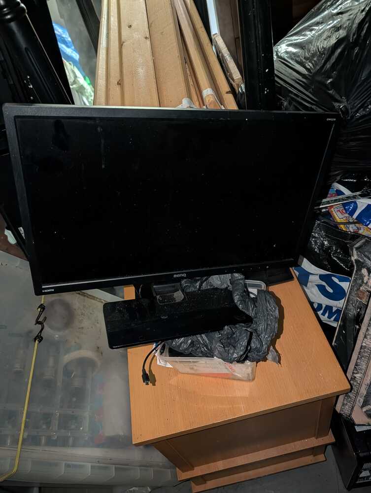 RUSHDEN Storage Unit auction IB-9940 22