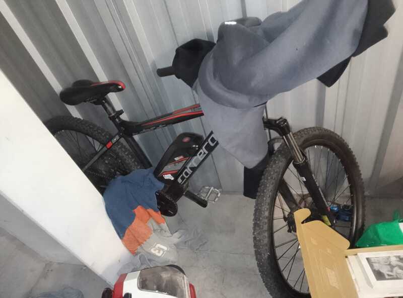 MANSFIELD storage facility unit auction IB-7477