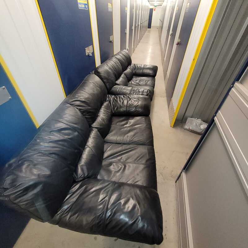 LIVERPOOL Storage Unit auction IB-2538