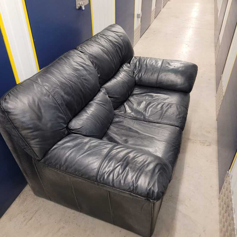 LIVERPOOL Storage Unit auction IB-2538