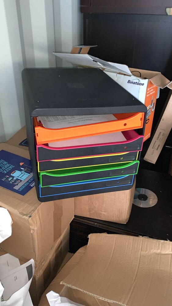 London - Ilford Storage Unit auction IB-1028