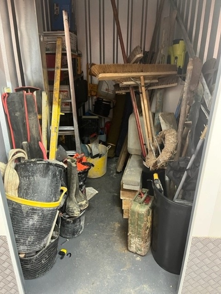 Chatham Storage auction IB-7975