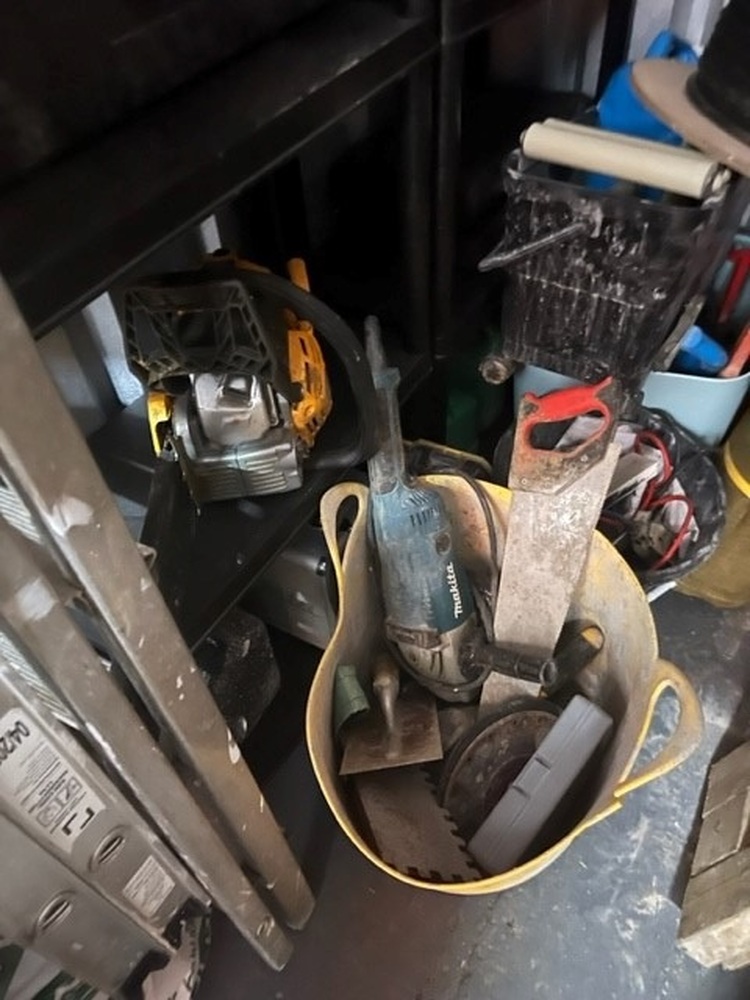 Chatham storage facility unit auction IB-7975