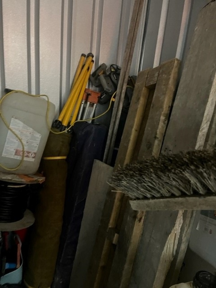 Chatham Storage auction IB-7975 10