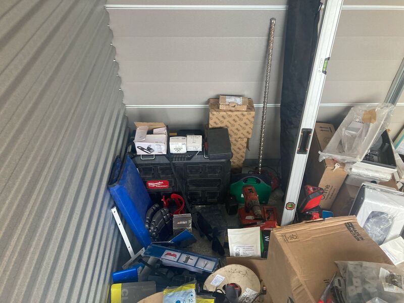 The Storage Team Leeds Storage Unit auction IB-6083 12