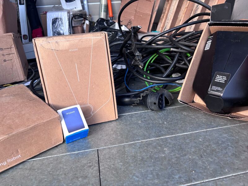 The Storage Team Leeds Storage Unit auction IB-6083 22