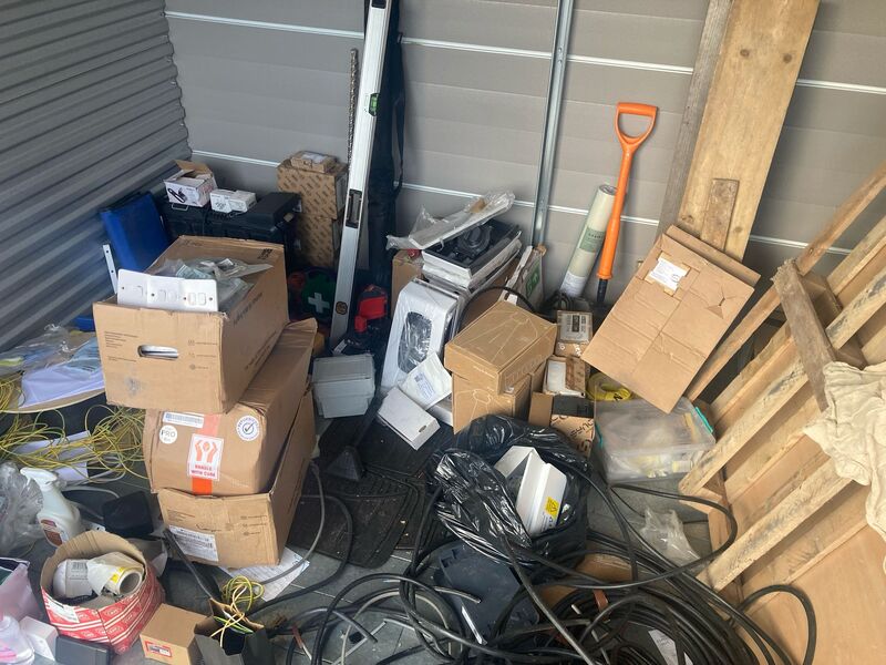 The Storage Team Leeds Self storage unit auction IB-6083 23