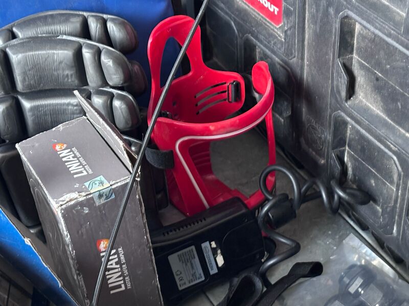 The Storage Team Leeds Storage Unit auction IB-6083 12