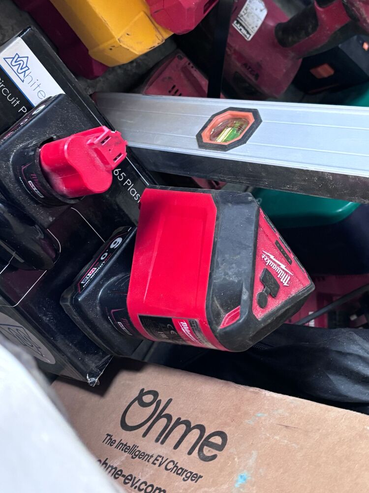 The Storage Team Leeds Self storage auction IB-6083