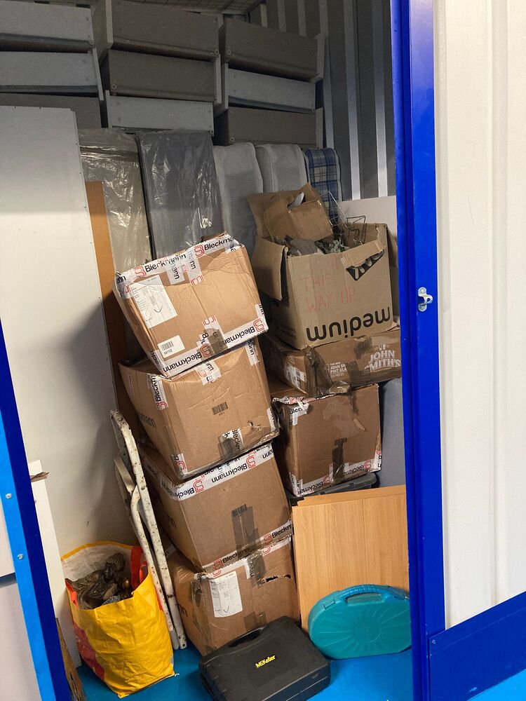 The Storage Team Leeds Storage Unit auction IB-7673 32