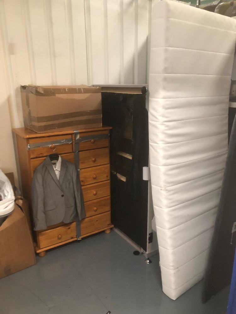 Staples Corner Storage auction IB-5823