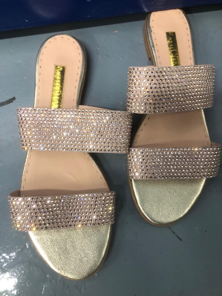 Edgware Self storage facility auction IB-1635